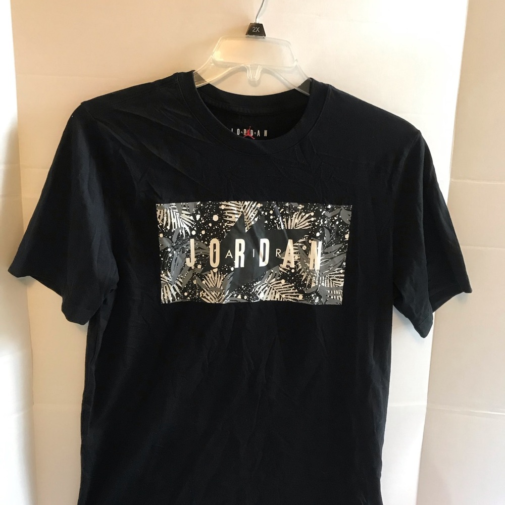 Air Jordan poolside floral tee in black, size medium.